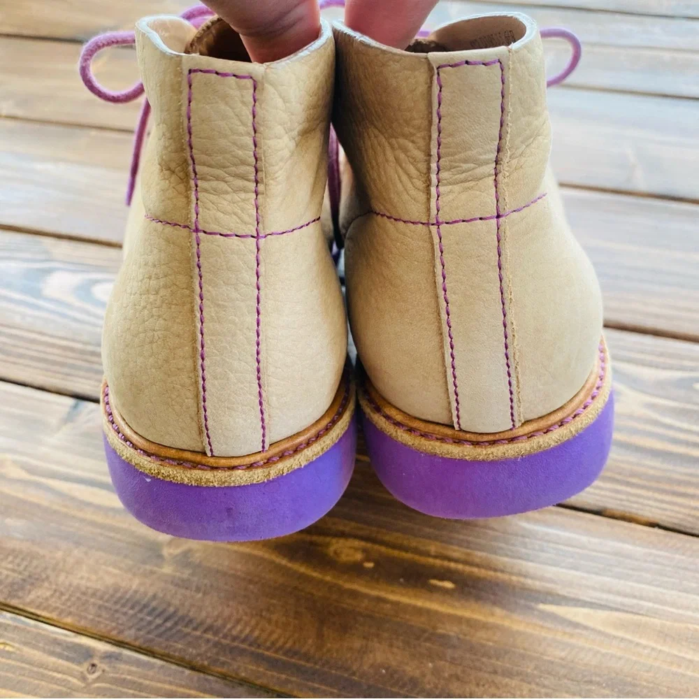Cole Haan Lunagrand Tan Leather Chukka Ankle Boots‎ Orchid Purple Soles Size 6.5